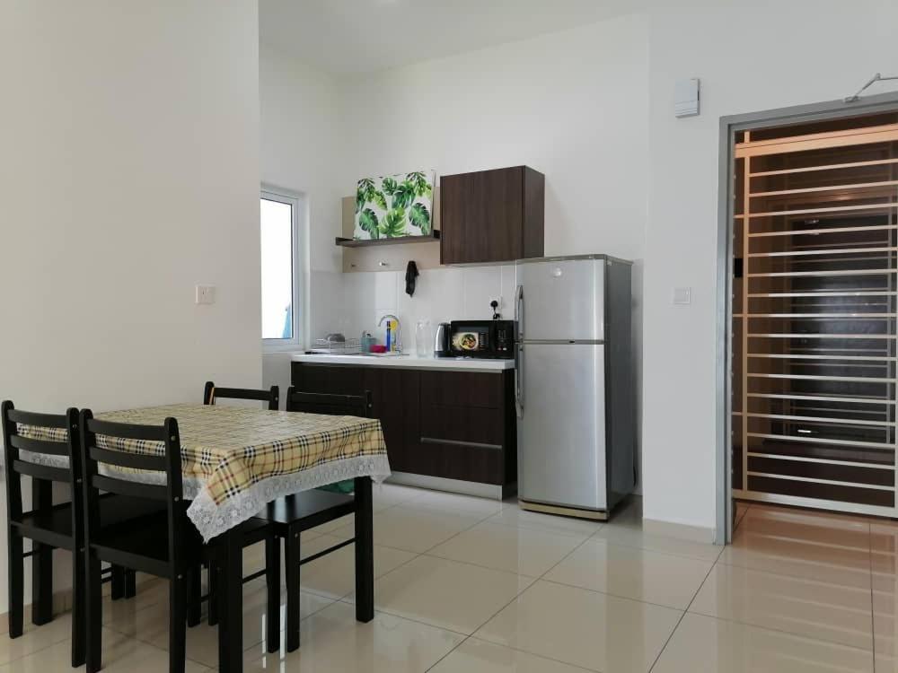 Mesahill Nilai 2 Room Condo - Fast Wifi, Amazing Pool & Tv Exterior foto